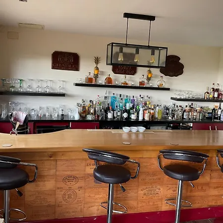 Poppy's Paradise Bed & Breakfast Bréville