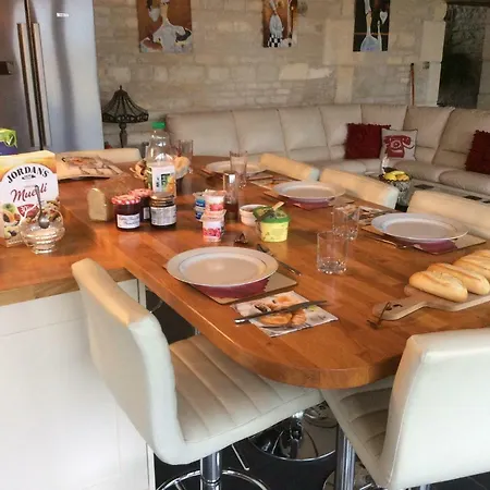 Poppy's Paradise Bed & Breakfast 4*